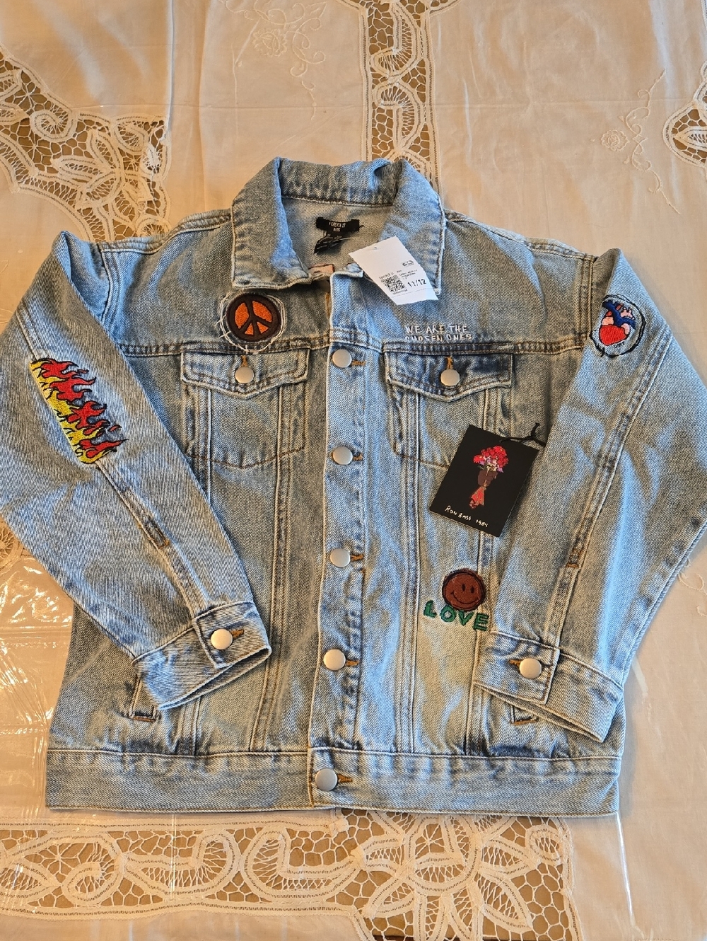 RON BASS - KIDS (UNISEX) JEAN JACKET-SUZE 11-12 With Patches - NWT - FOREVER 21